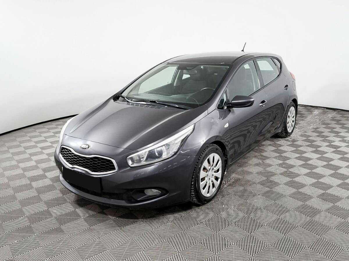 Kia Ceed с пробегом — 2013 год. Фото: #18