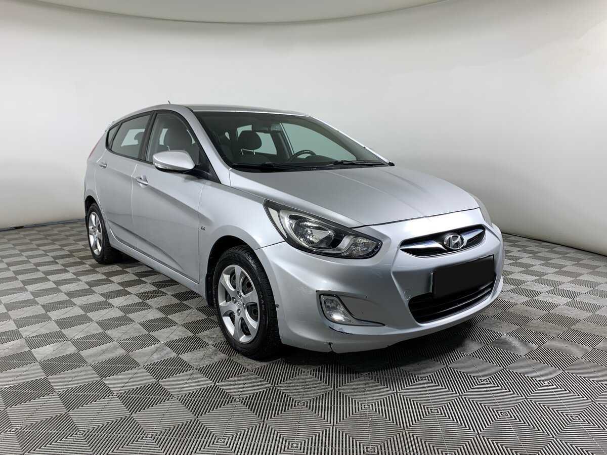 Hyundai Solaris с пробегом — 2012 год. Фото: #2