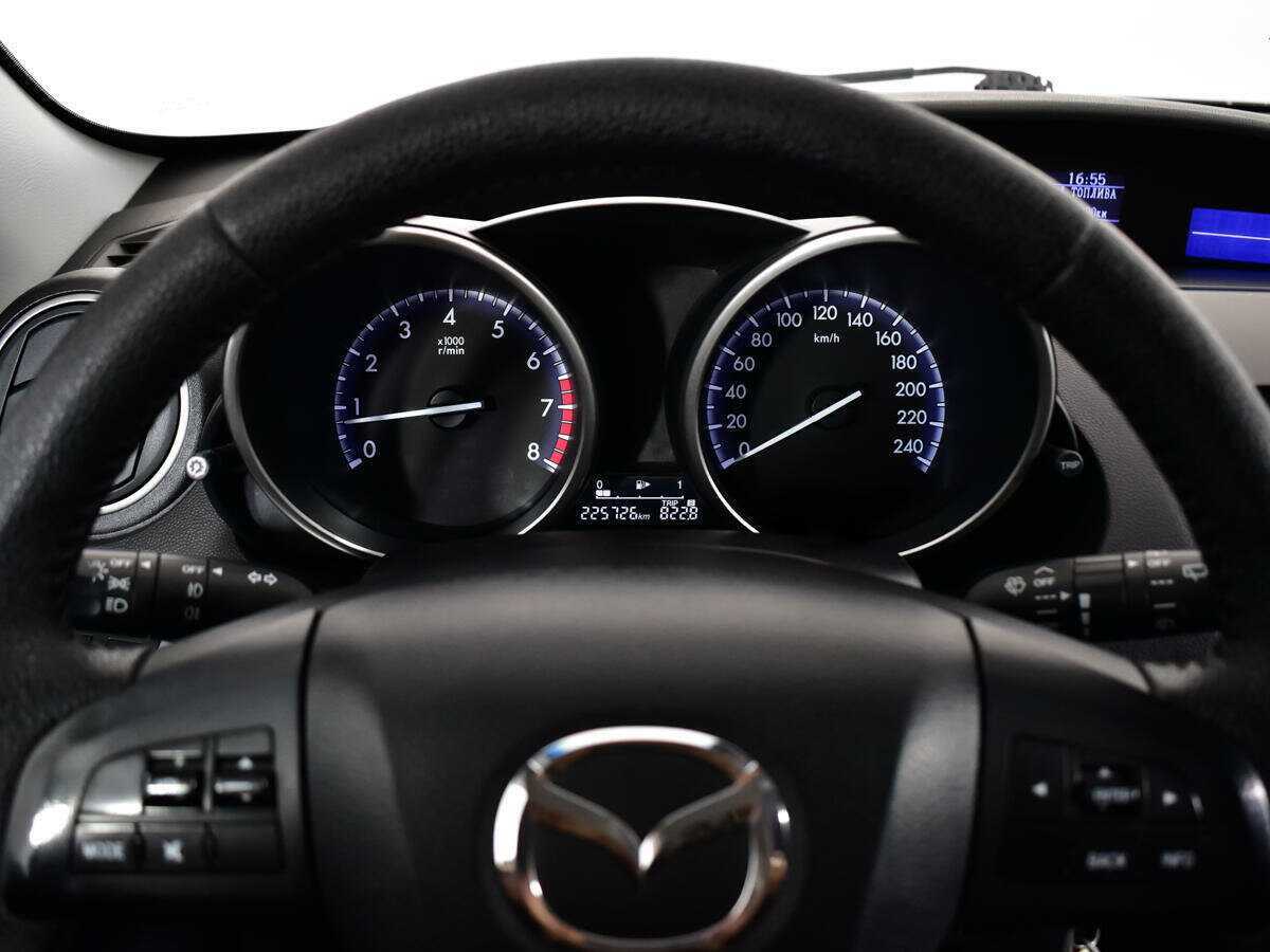 Mazda 3 с пробегом — 2012 год. Фото: #10