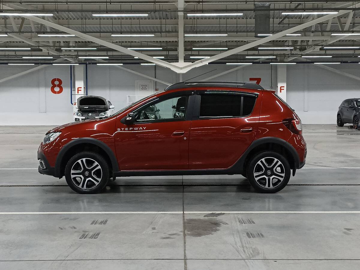 Renault Sandero с пробегом — 2018 год. Фото: #7