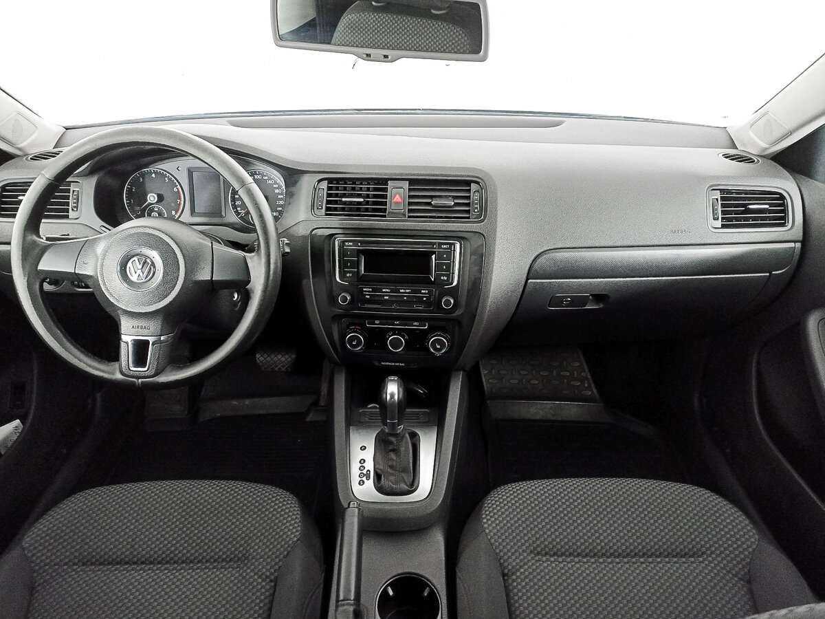 Volkswagen Jetta с пробегом — 2014 год. Фото: #11