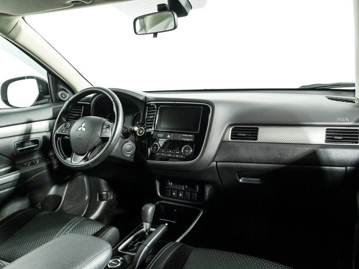 Mitsubishi Outlander с пробегом — 2018 год. Фото: #8