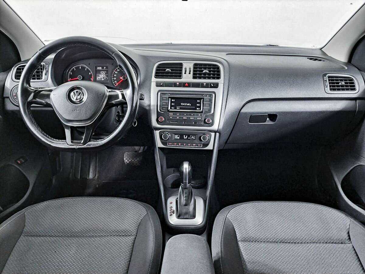 Volkswagen Polo с пробегом — 2017 год. Фото: #11