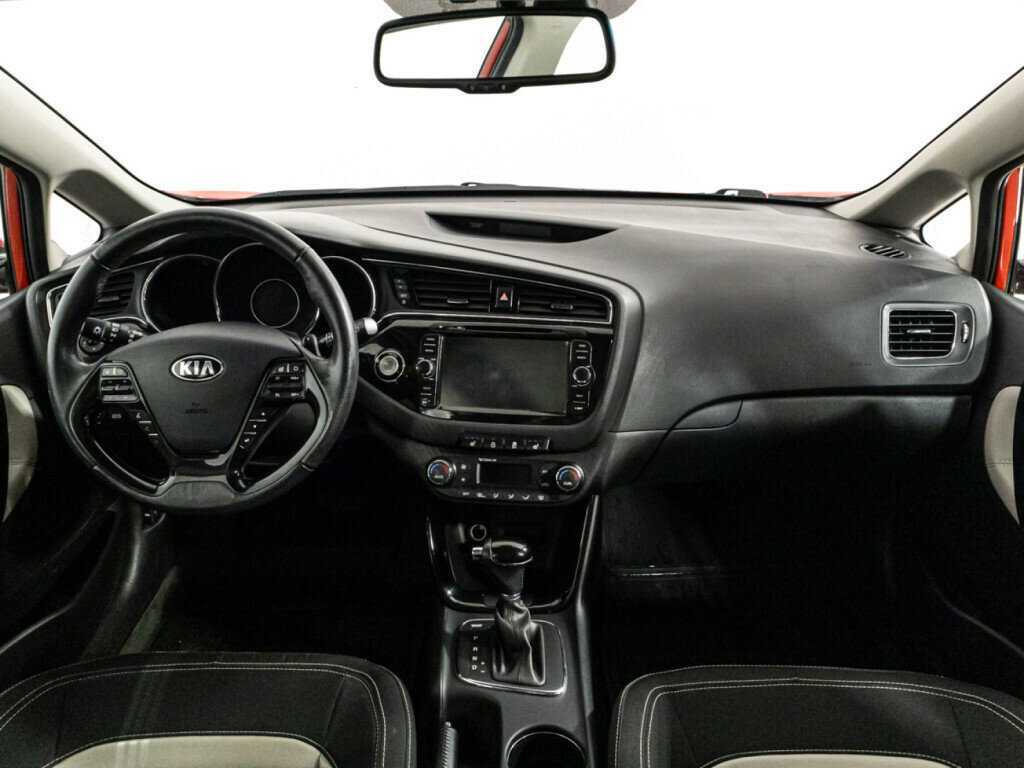 Kia Ceed с пробегом — 2015 год. Фото: #12