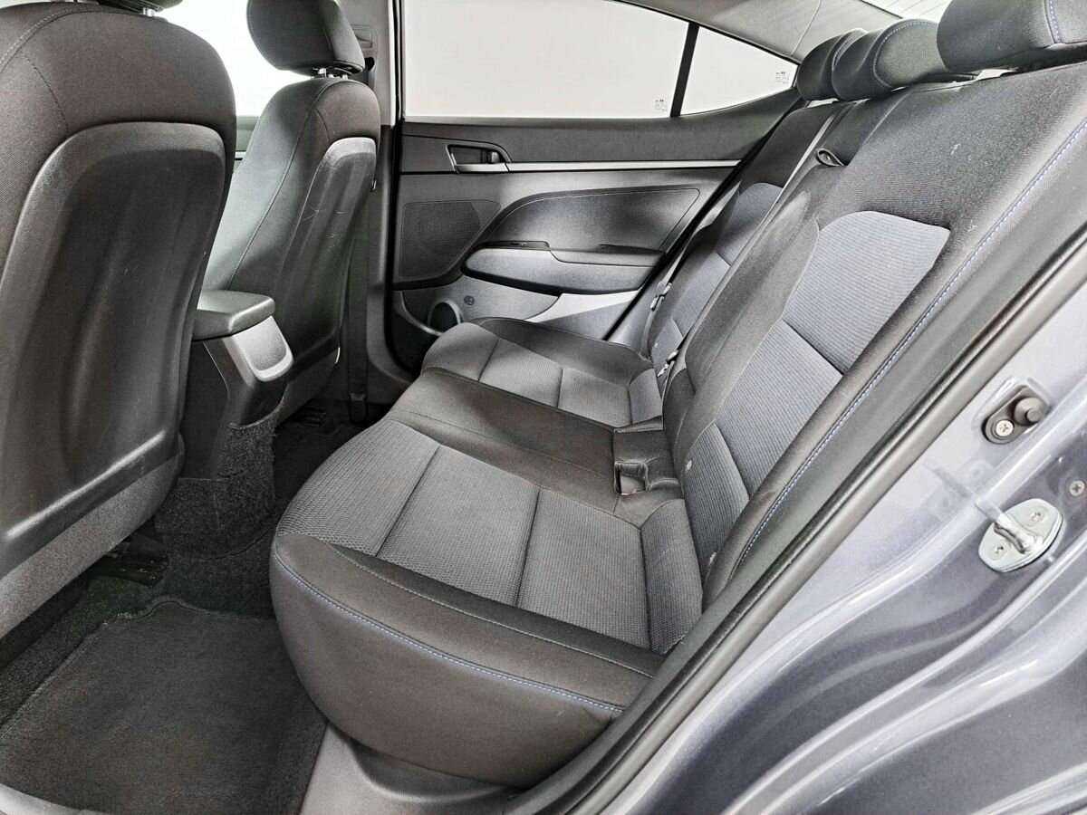Hyundai Elantra с пробегом — 2018 год. Фото: #11