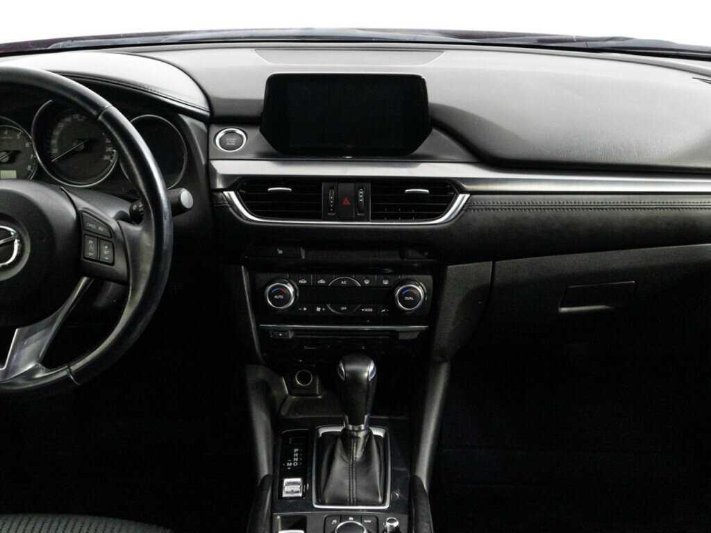 Mazda 6 с пробегом — 2015 год. Фото: #13