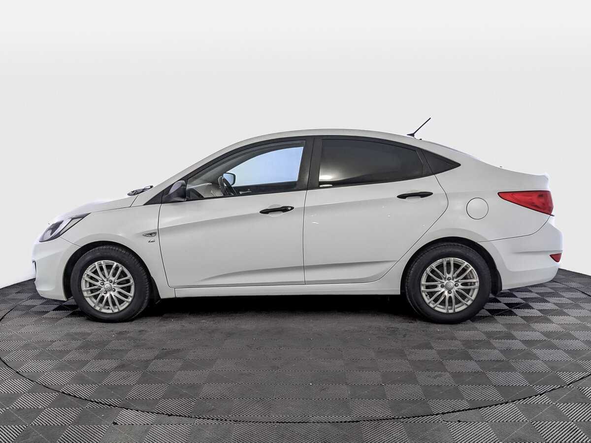 Hyundai Solaris с пробегом — 2014 год. Фото: #7