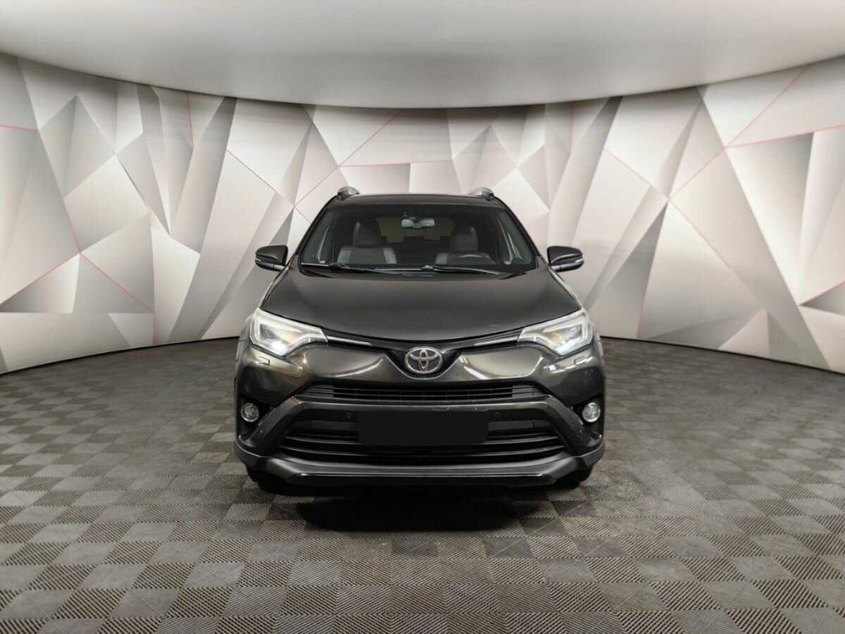 Toyota RAV4 с пробегом — 2016 год. Фото: #6