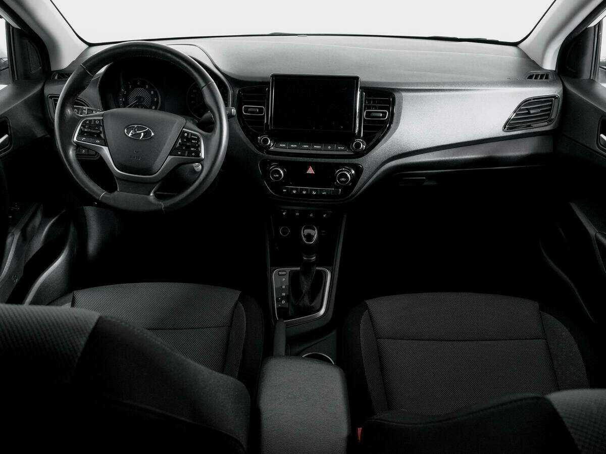 Hyundai Solaris с пробегом — 2021 год. Фото: #11