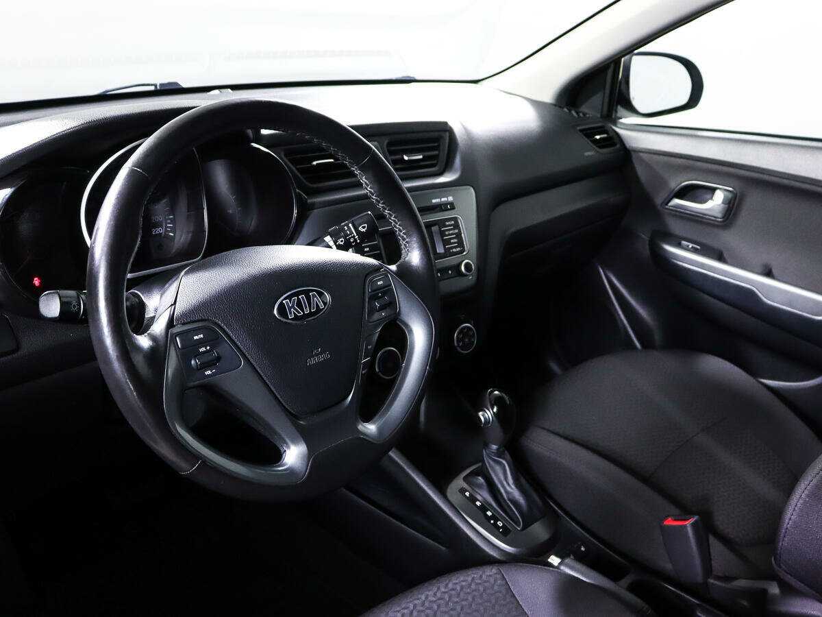 Kia Rio с пробегом — 2015 год. Фото: #13