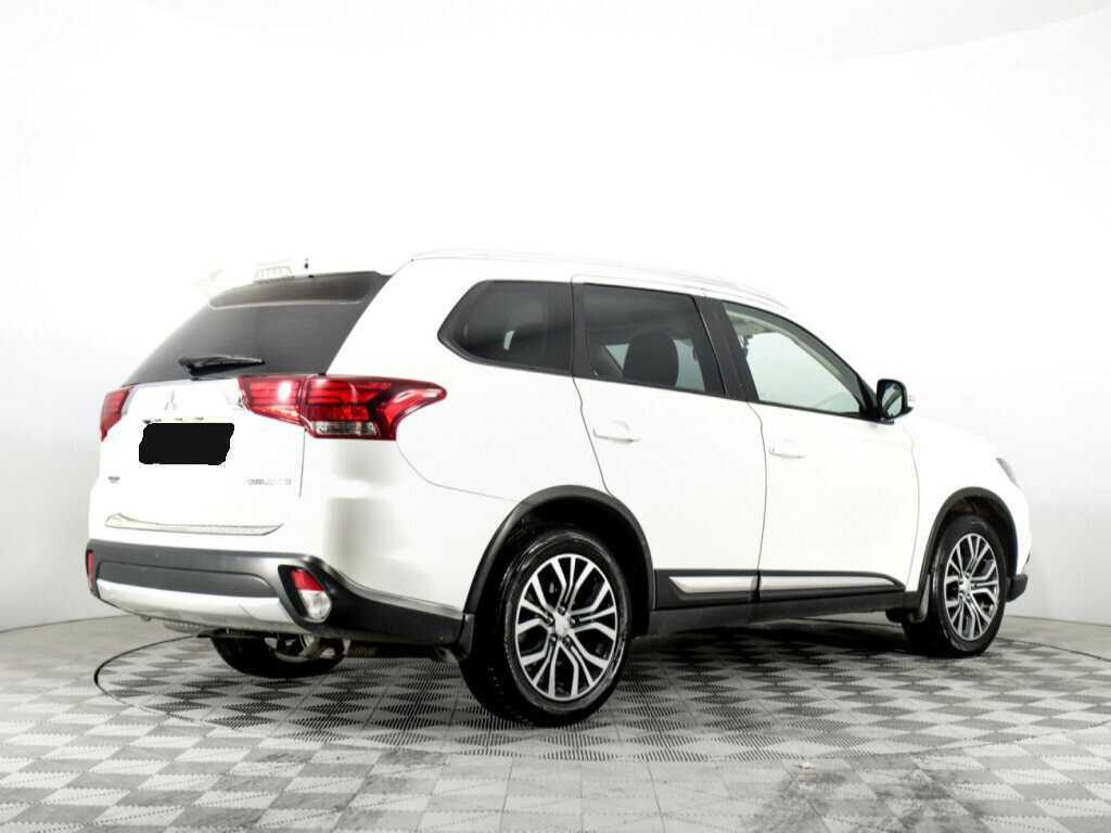 Mitsubishi Outlander с пробегом — 2017 год. Фото: #4