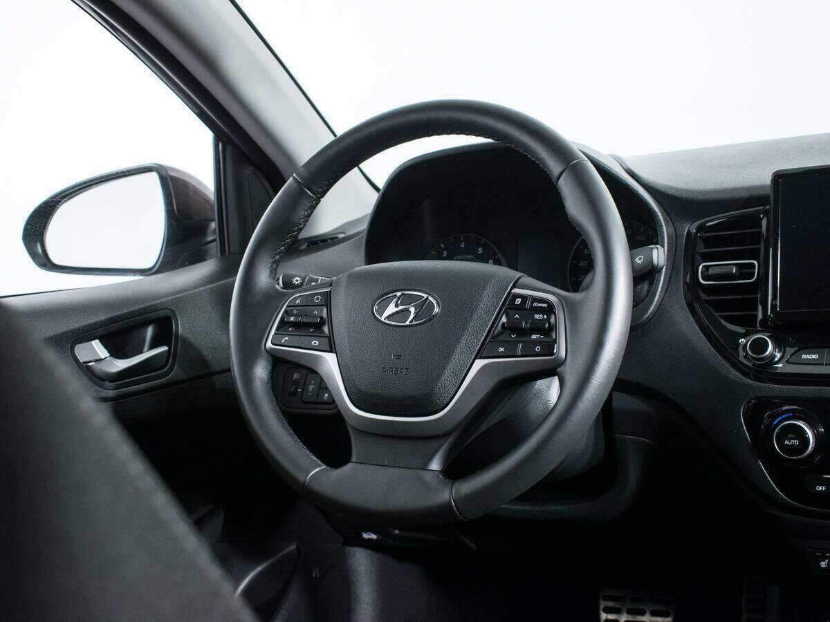 Hyundai Solaris с пробегом — 2021 год. Фото: #13