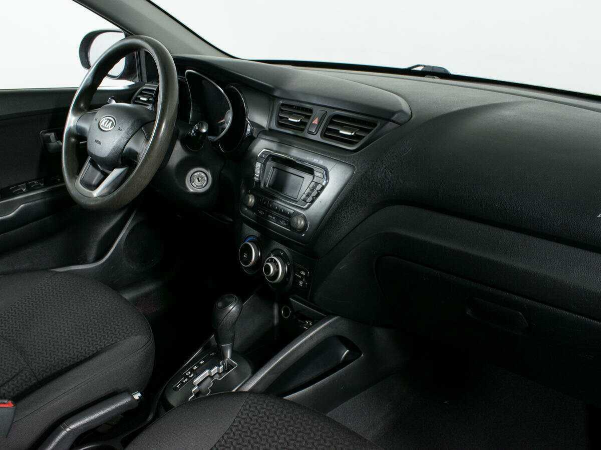 Kia Rio с пробегом — 2012 год. Фото: #9