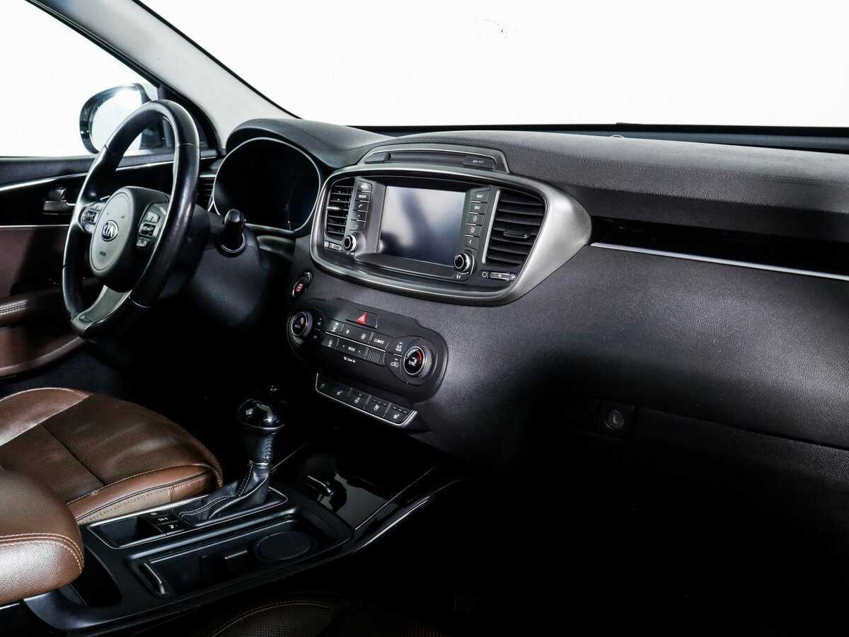 Kia Sorento с пробегом — 2015 год. Фото: #5