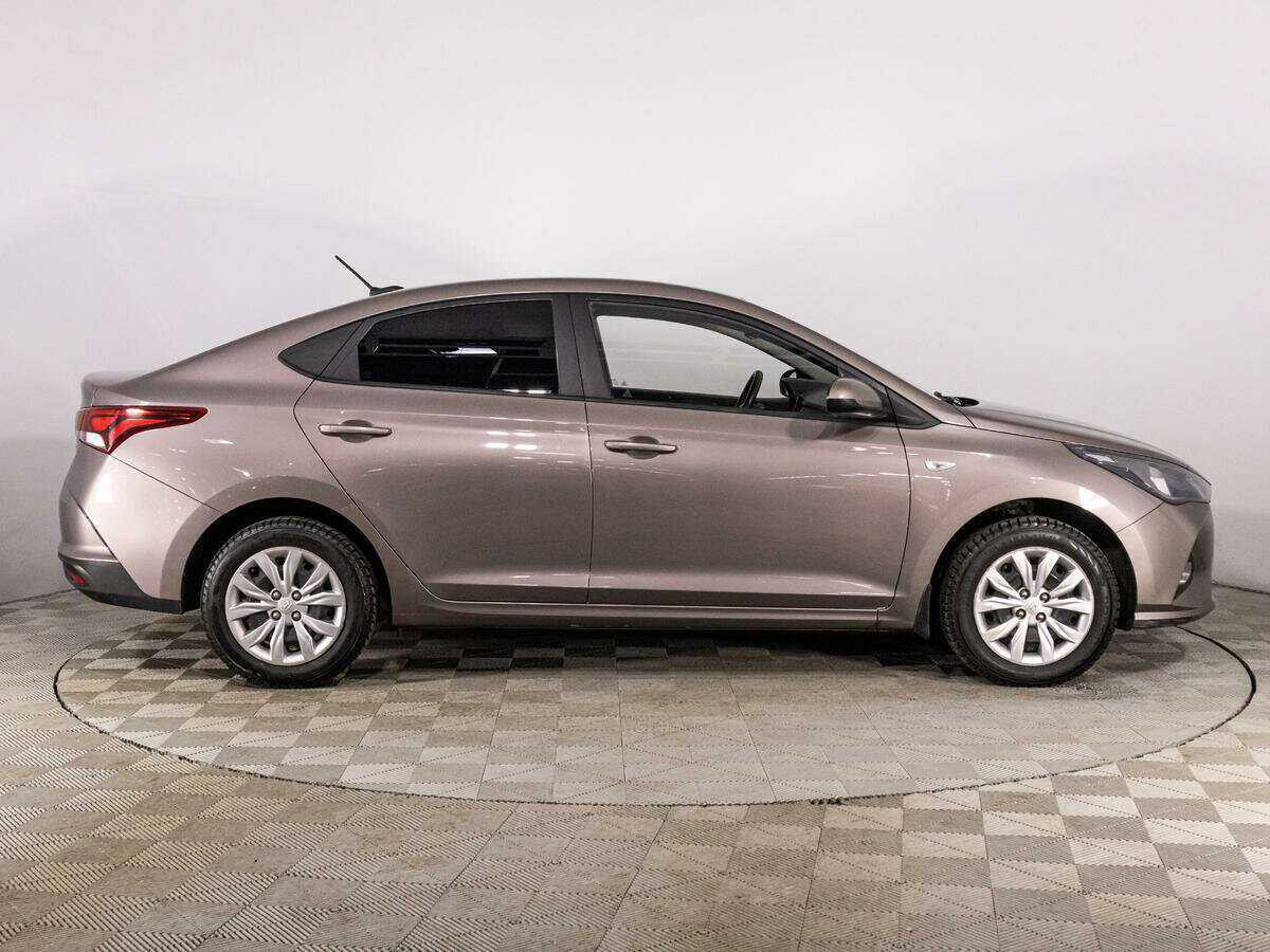 Hyundai Solaris с пробегом — 2021 год. Фото: #3