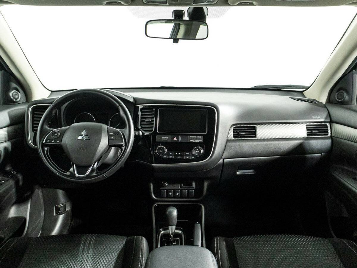 Mitsubishi Outlander с пробегом — 2018 год. Фото: #12