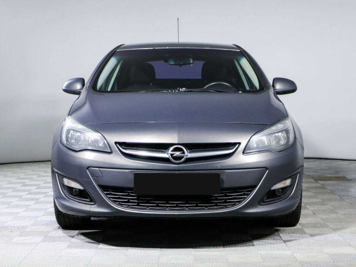 Opel Astra с пробегом — 2014 год. Фото: #1