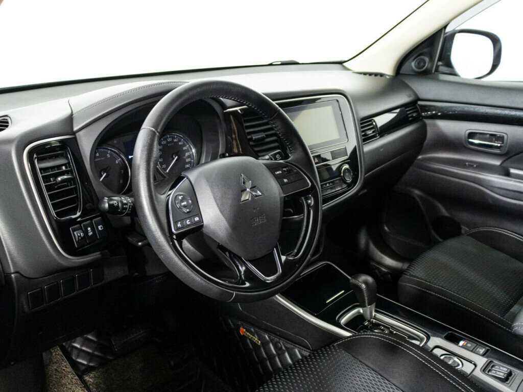 Mitsubishi Outlander с пробегом — 2019 год. Фото: #7