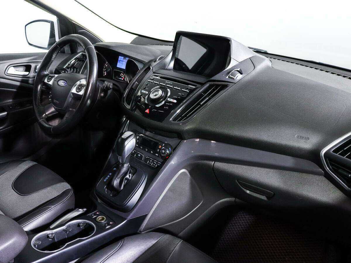 Ford Kuga с пробегом — 2015 год. Фото: #7