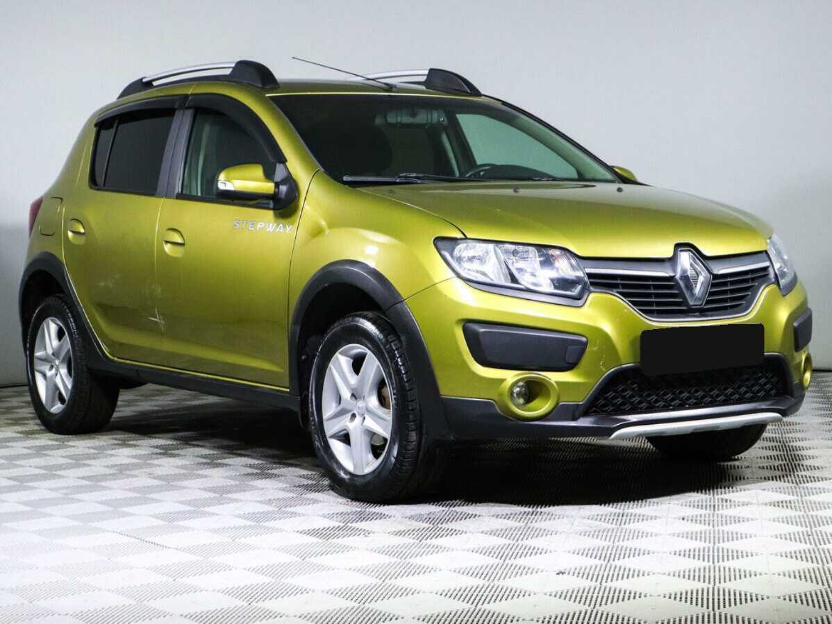 Renault Sandero с пробегом — 2016 год. Фото: #2