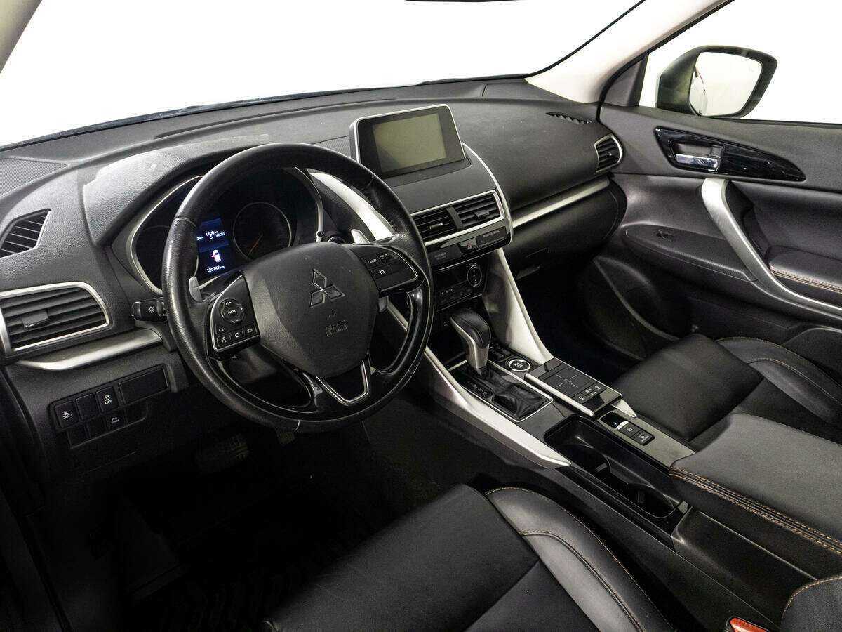 Mitsubishi Eclipse Cross с пробегом — 2018 год. Фото: #10