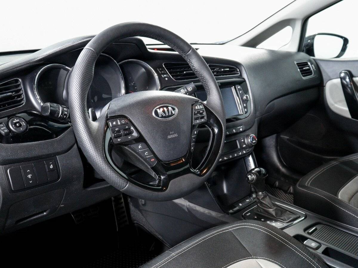 Kia Ceed с пробегом — 2013 год. Фото: #7