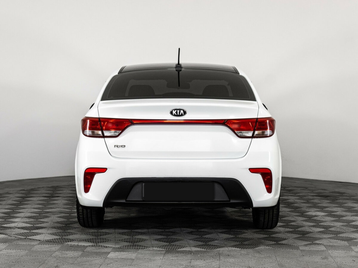 Kia Rio с пробегом — 2017 год. Фото: #4