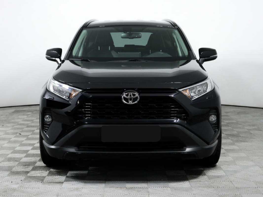Toyota RAV4 с пробегом — 2020 год. Фото: #1