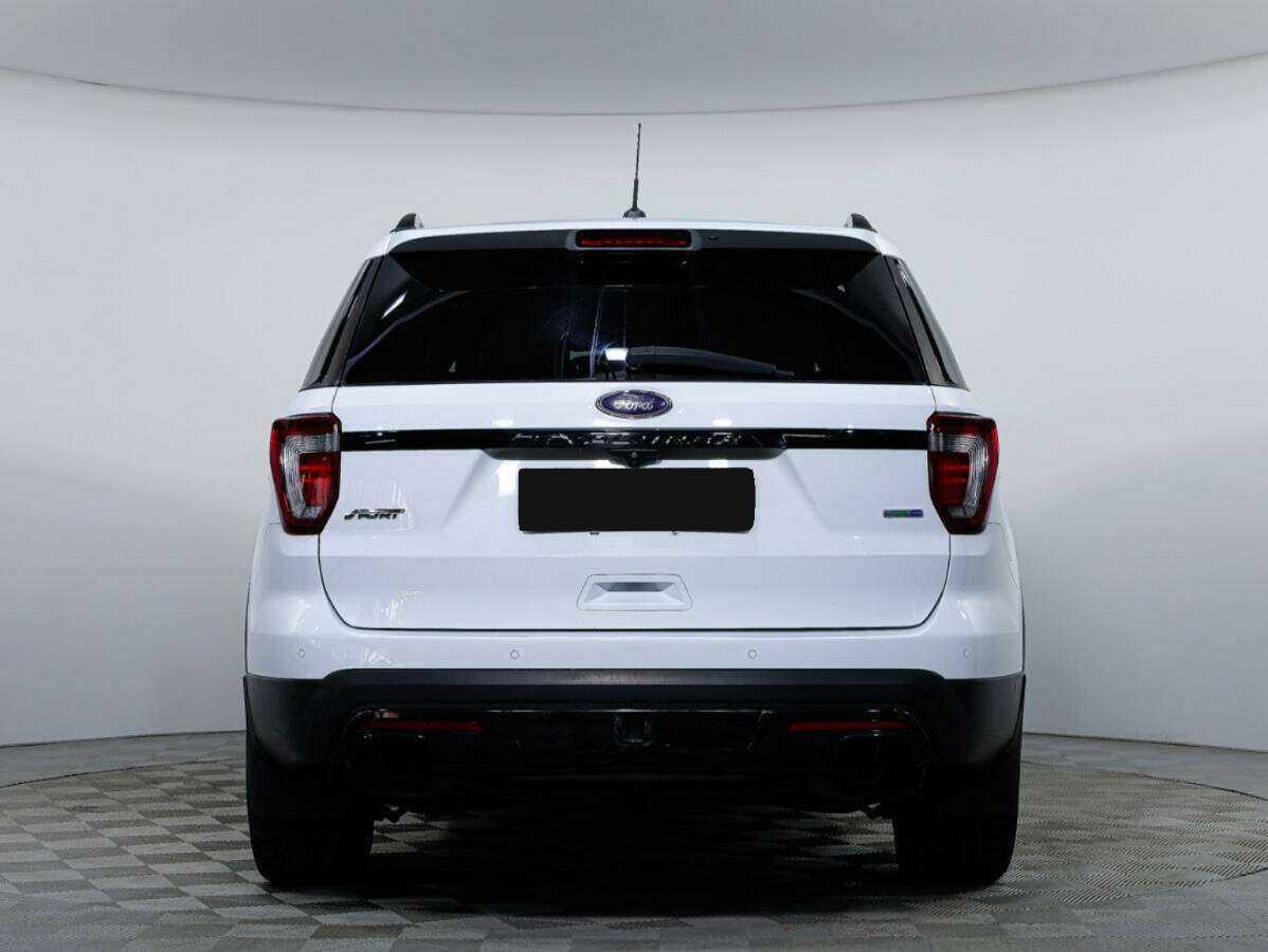 Ford Explorer с пробегом — 2015 год. Фото: #5