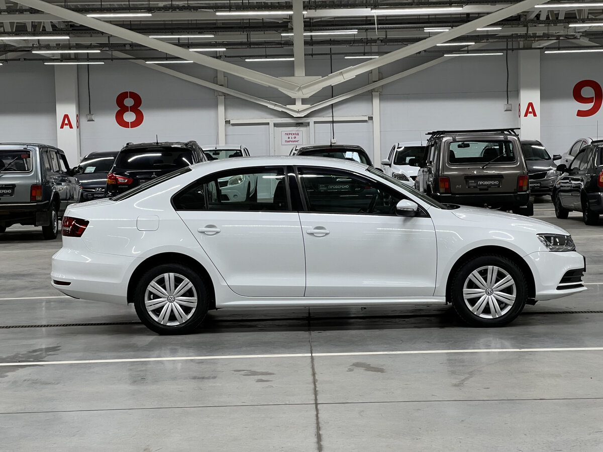 Volkswagen Jetta с пробегом — 2016 год. Фото: #3