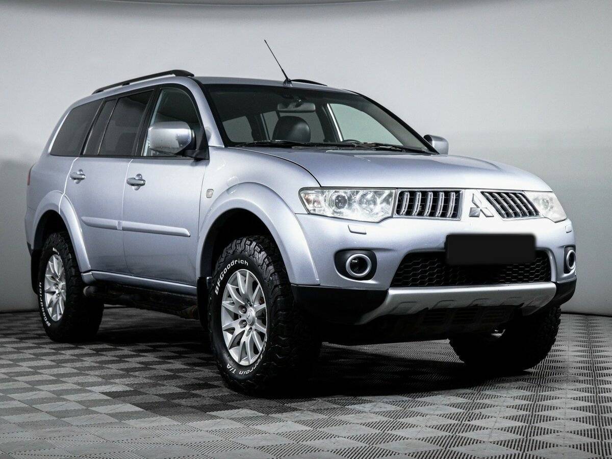 Mitsubishi Pajero Sport с пробегом — 2013 год. Фото: #2