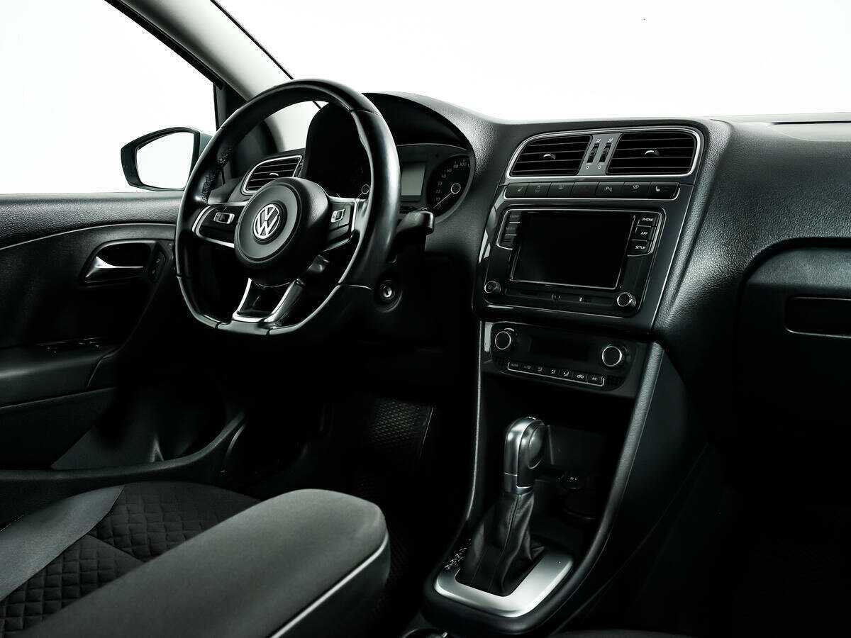 Volkswagen Polo с пробегом — 2018 год. Фото: #8