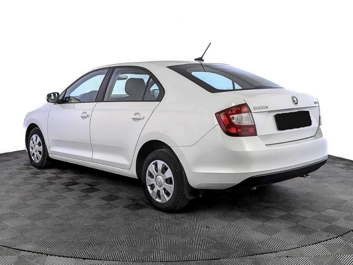 Skoda Rapid с пробегом — 2019 год. Фото: #6