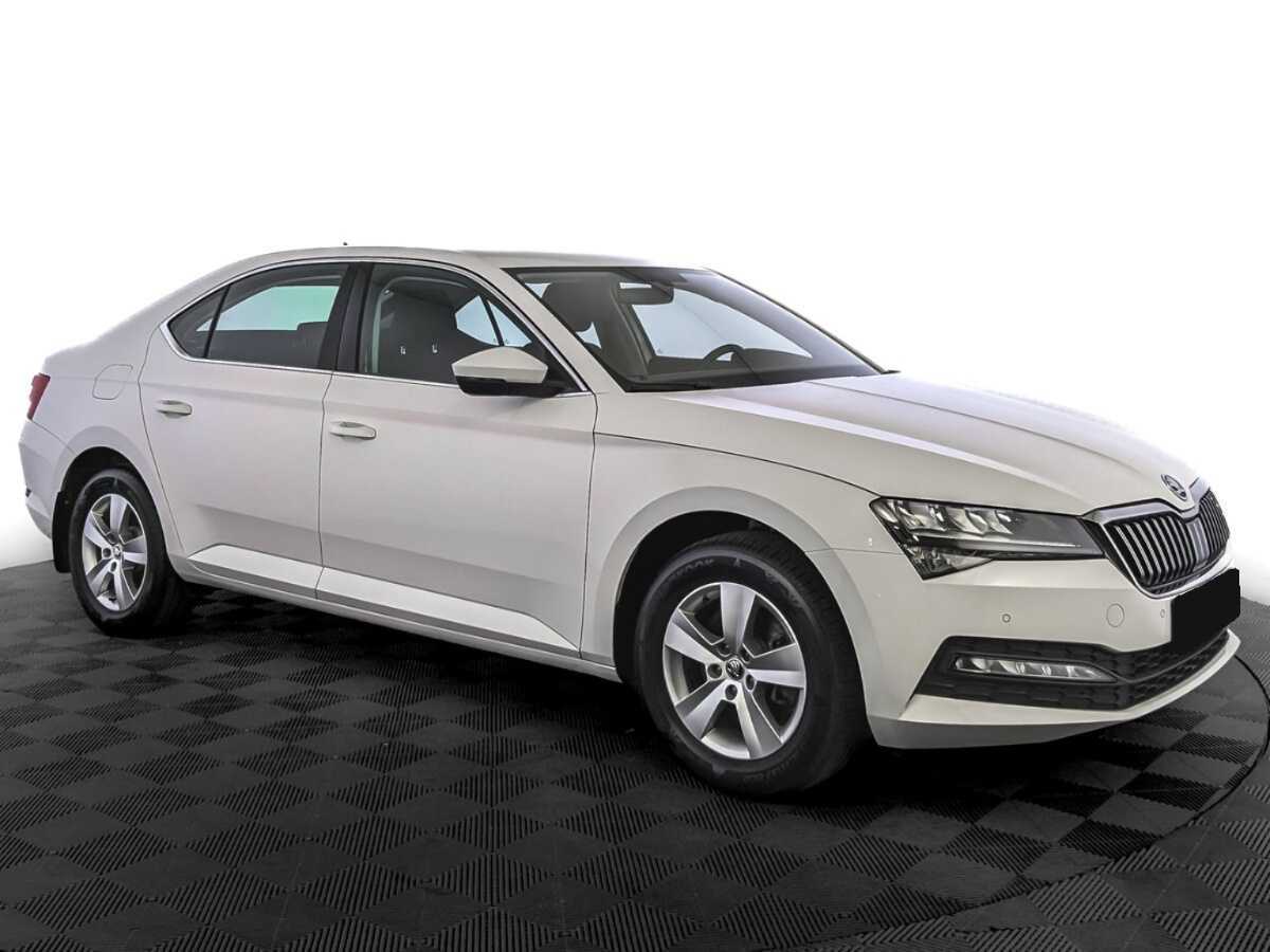 Skoda Superb с пробегом — 2021 год. Фото: #2