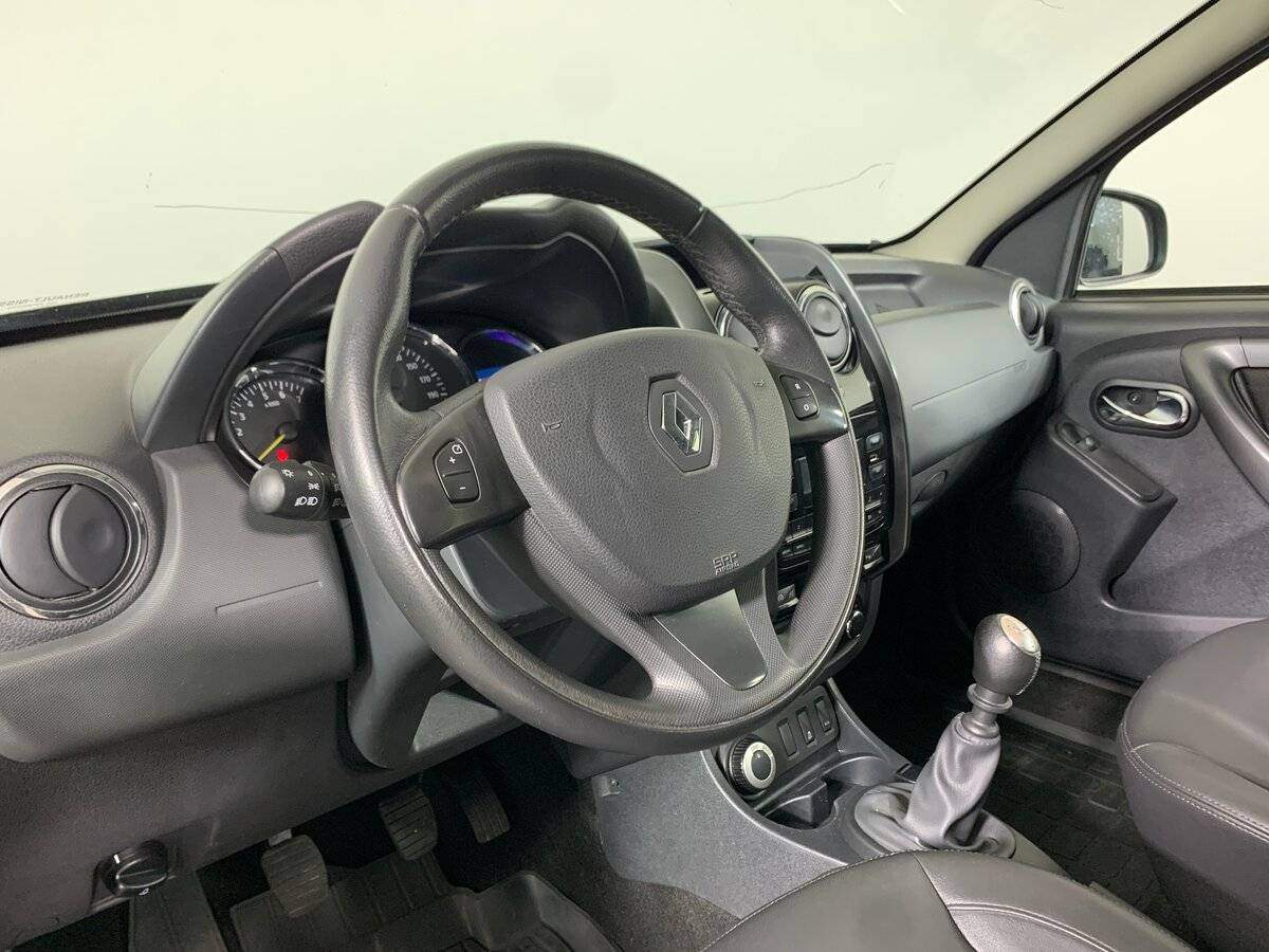 Renault Duster с пробегом — 2017 год. Фото: #11