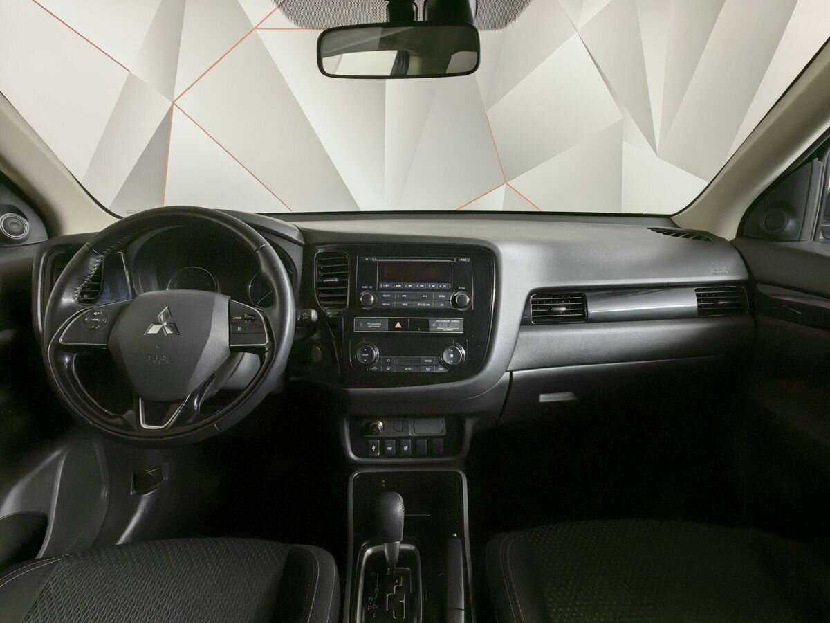 Mitsubishi Outlander с пробегом — 2018 год. Фото: #8