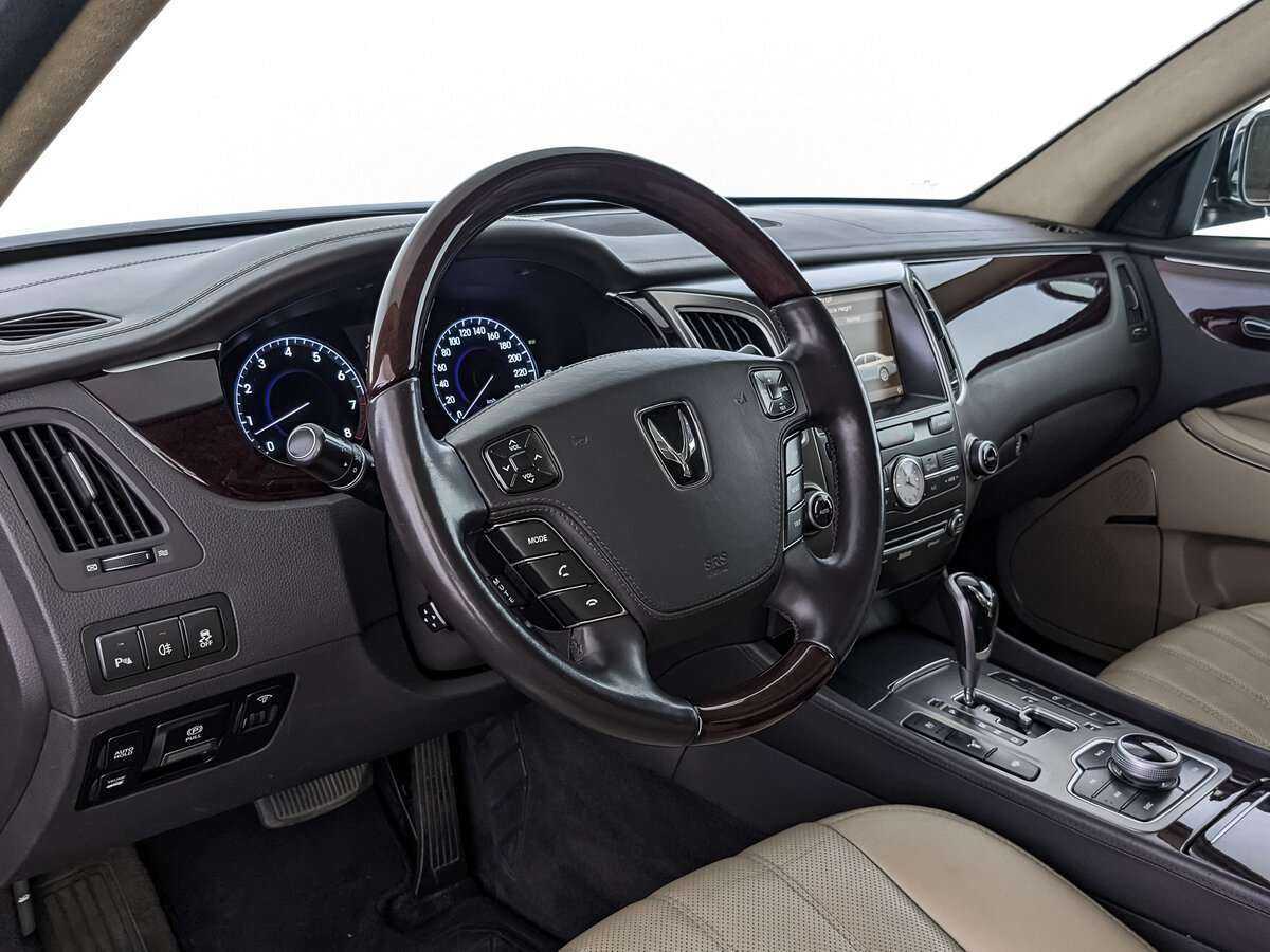 Hyundai Equus с пробегом — 2012 год. Фото: #10