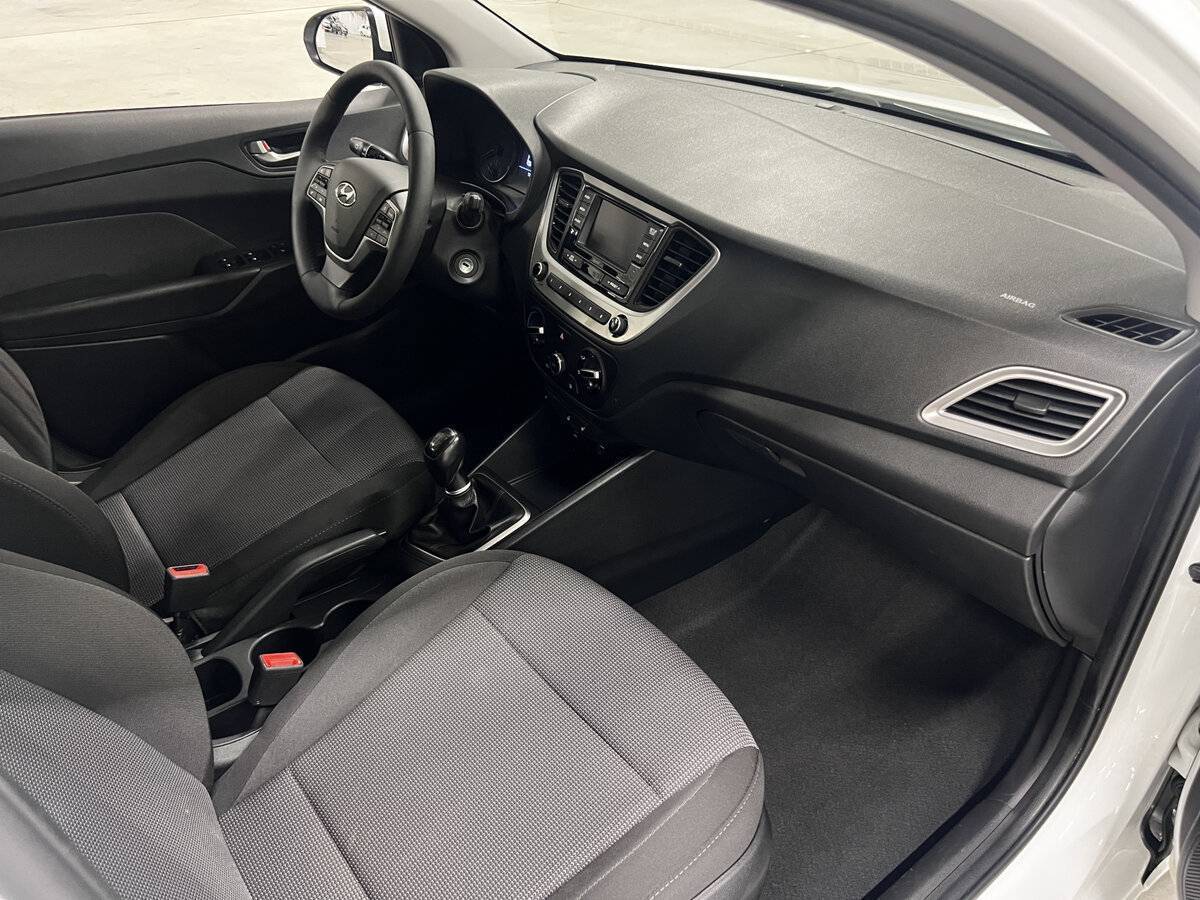 Hyundai Solaris с пробегом — 2019 год. Фото: #10