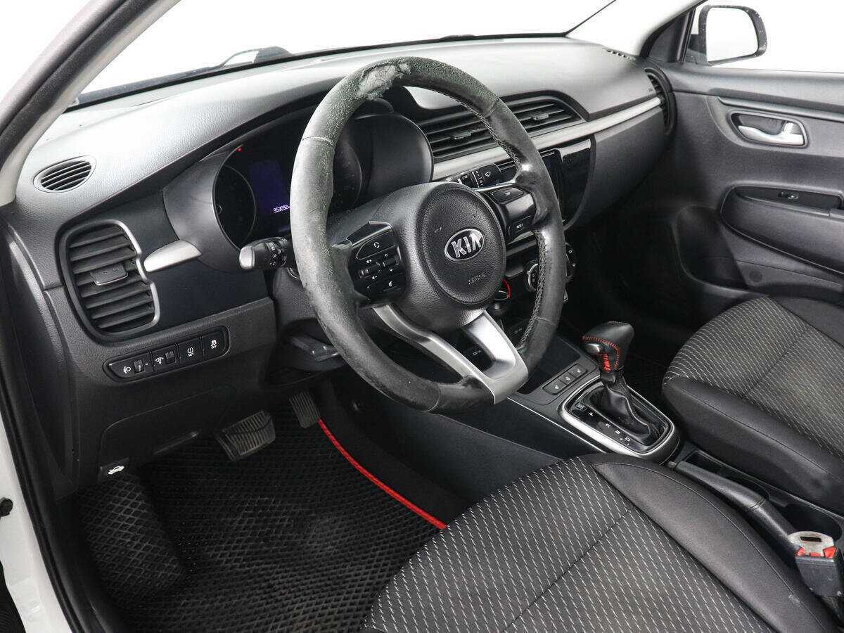 Kia Rio с пробегом — 2017 год. Фото: #4