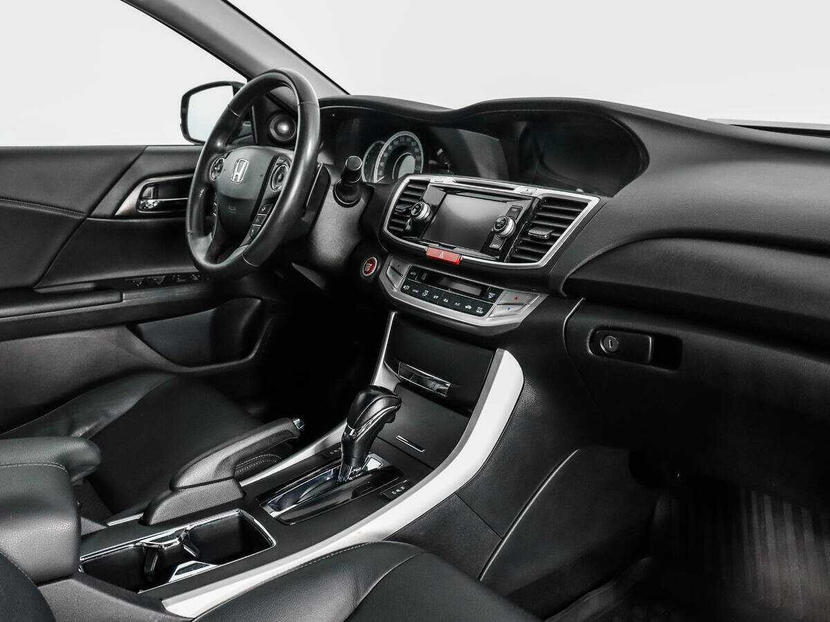 Honda Accord с пробегом — 2013 год. Фото: #10