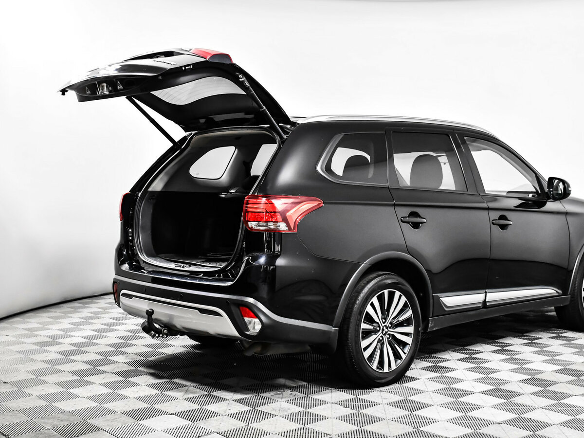 Mitsubishi Outlander с пробегом — 2018 год. Фото: #10
