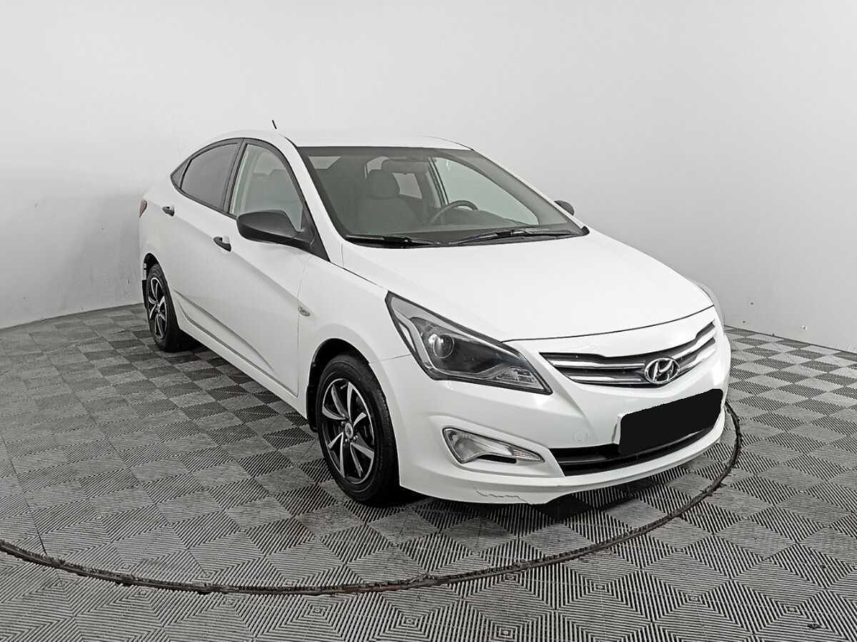 Hyundai Solaris с пробегом — 2015 год. Фото: #2