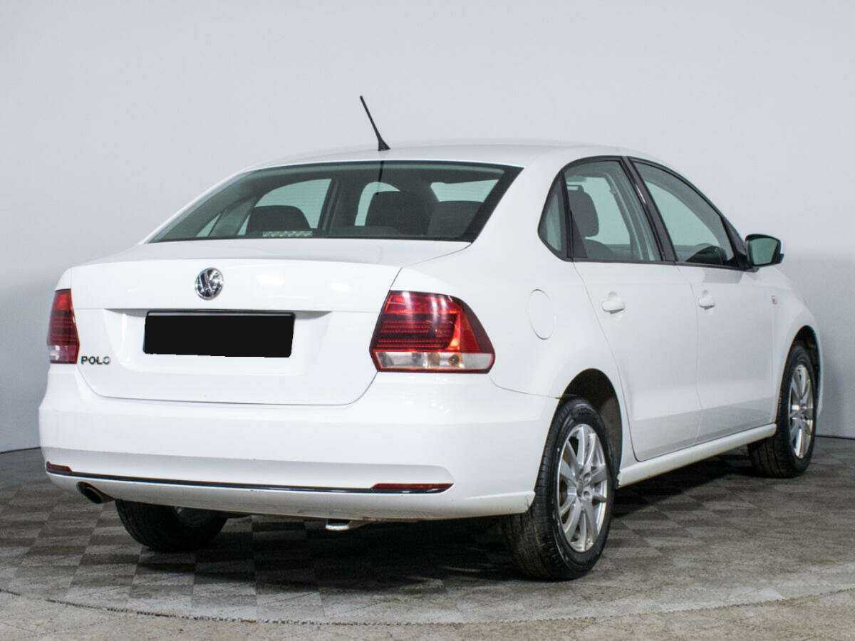 Volkswagen Polo с пробегом — 2015 год. Фото: #4