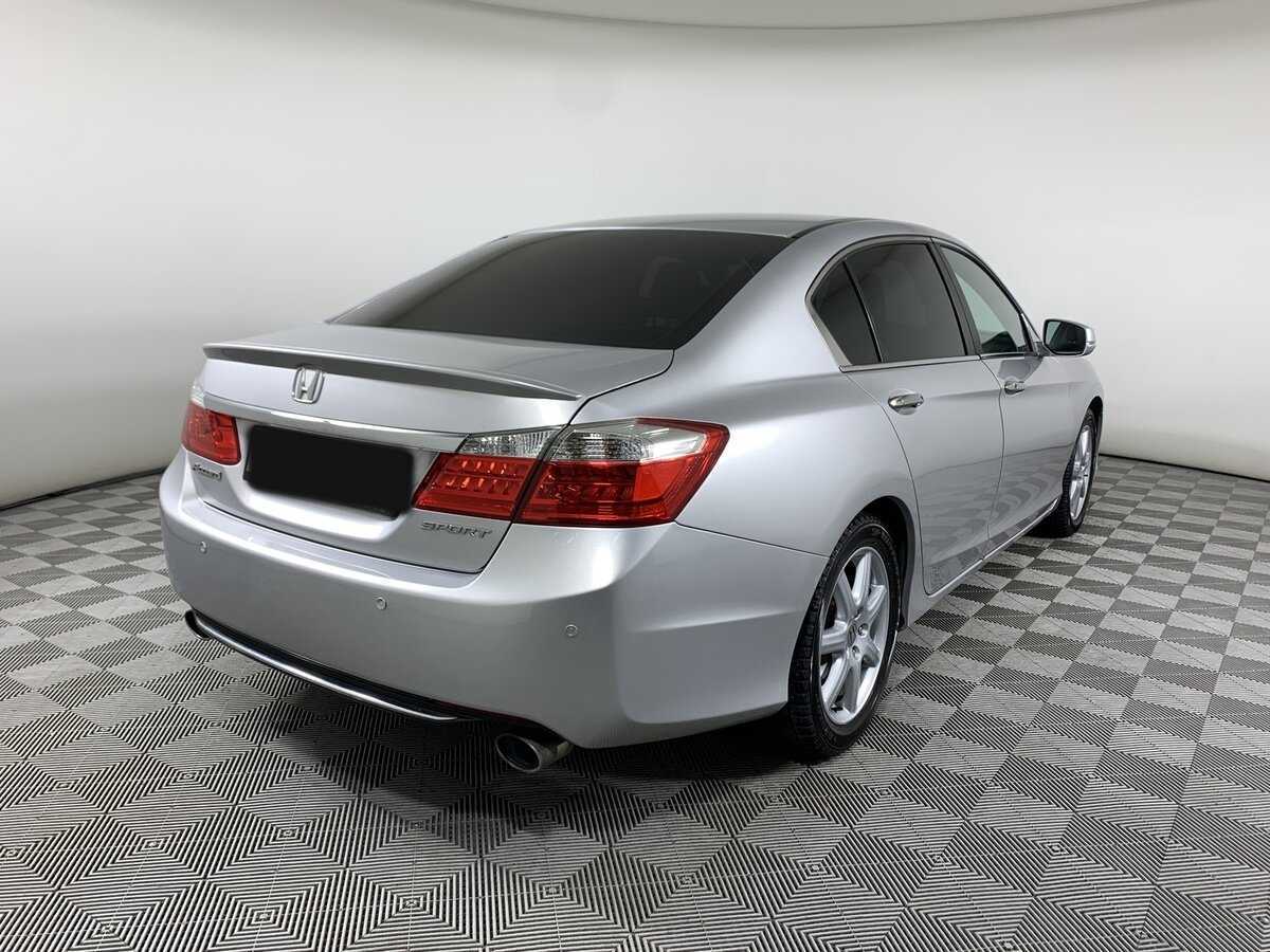 Honda Accord с пробегом — 2013 год. Фото: #3