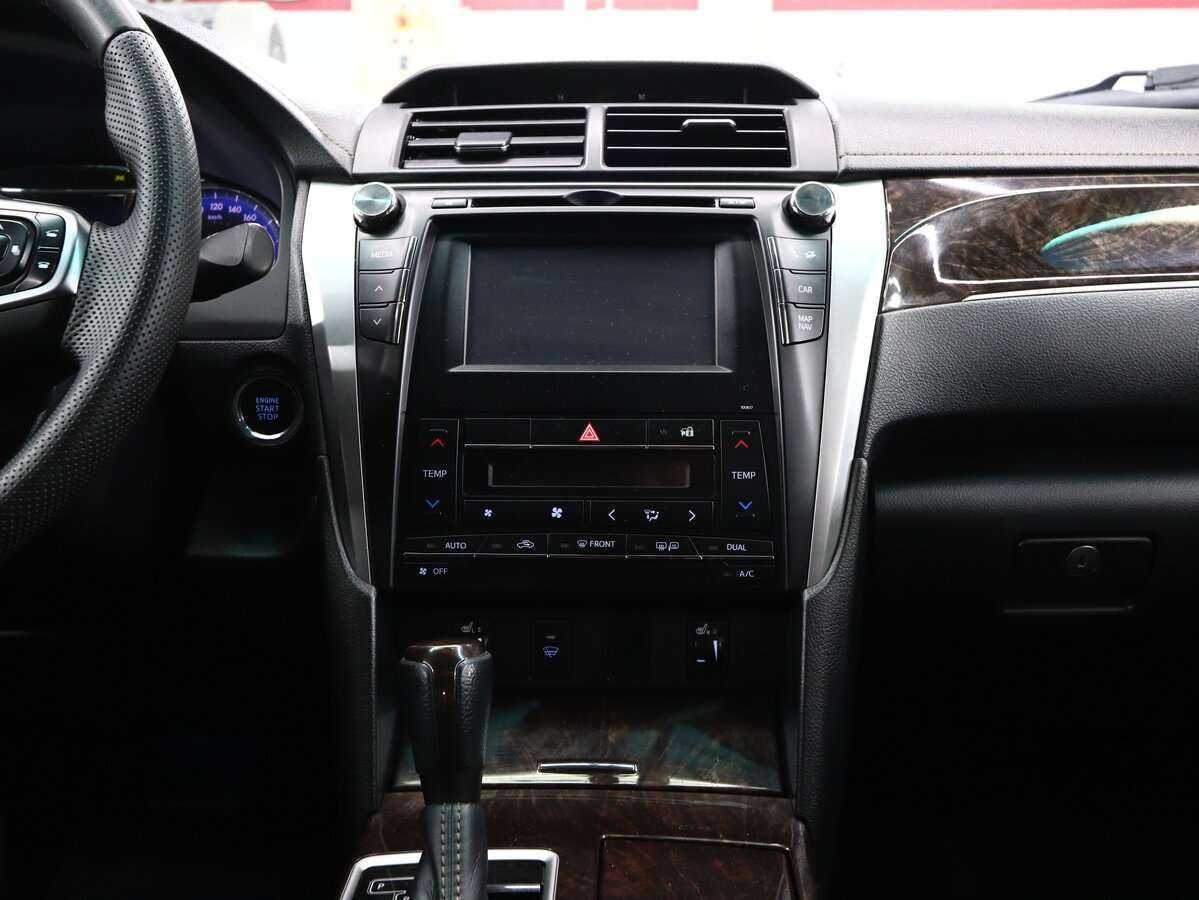 Toyota Camry с пробегом — 2016 год. Фото: #18