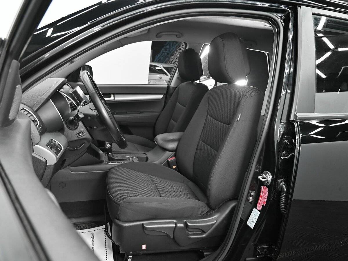 Kia Sorento с пробегом — 2015 год. Фото: #5