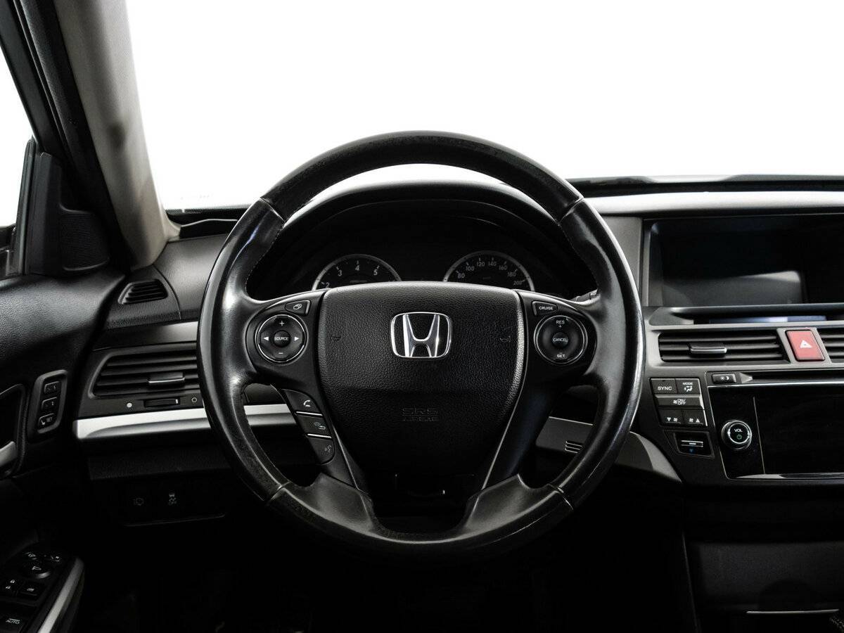 Honda Crosstour с пробегом — 2013 год. Фото: #11