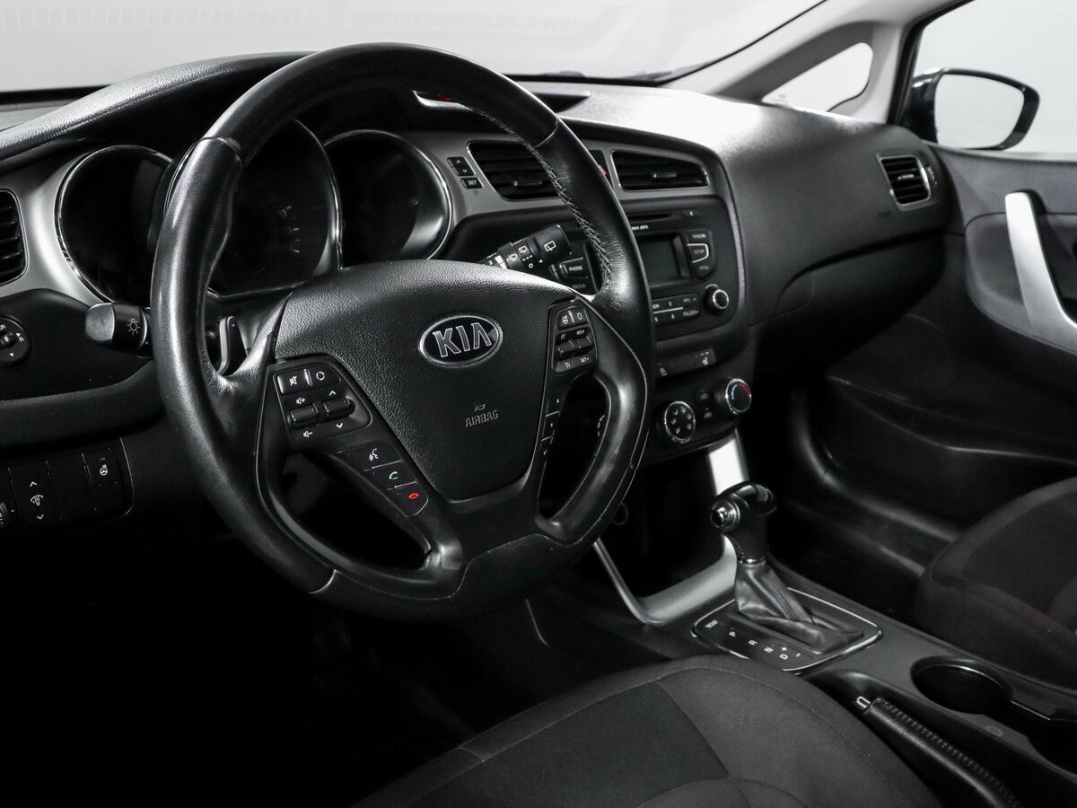 Kia Ceed с пробегом — 2015 год. Фото: #11