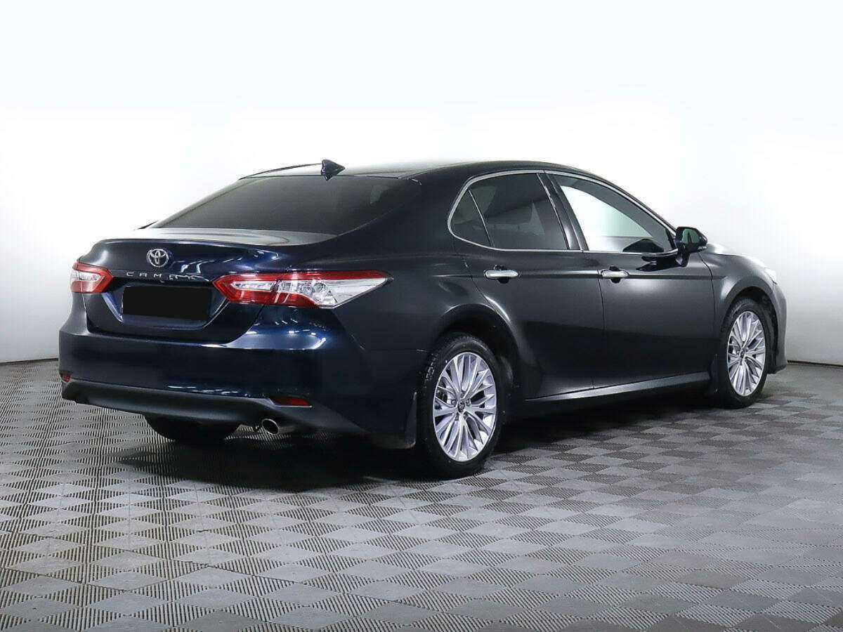 Toyota Camry с пробегом — 2019 год. Фото: #3