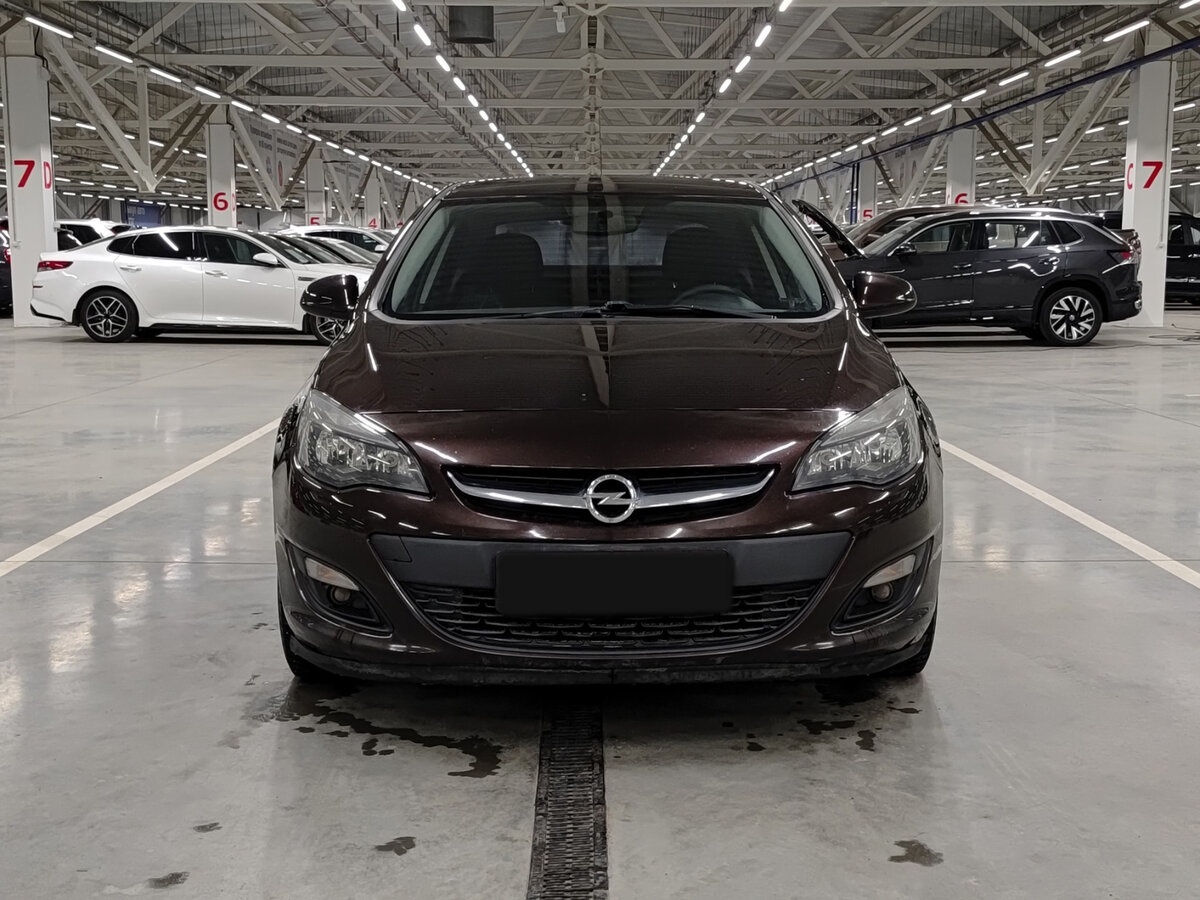 Opel Astra с пробегом — 2014 год. Фото: #1